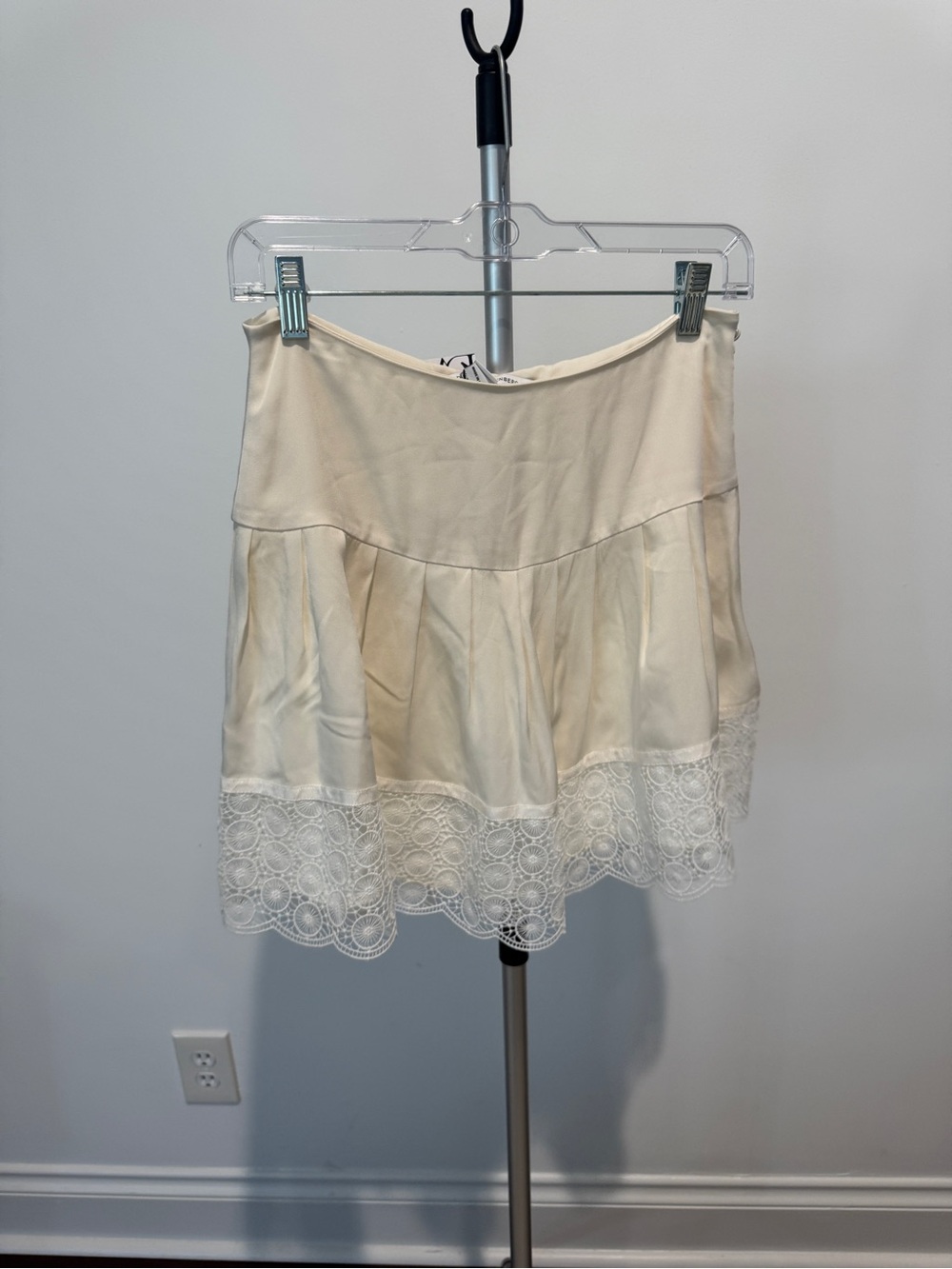 Diane Von Furstenberg Cream Lace-Trim Mini Skirt